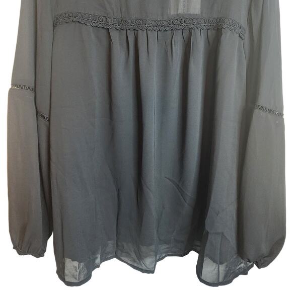 BloomChic Black Sheer Bodice/Sleeve Blouse, 1X, NWT - Picture 3 of 6